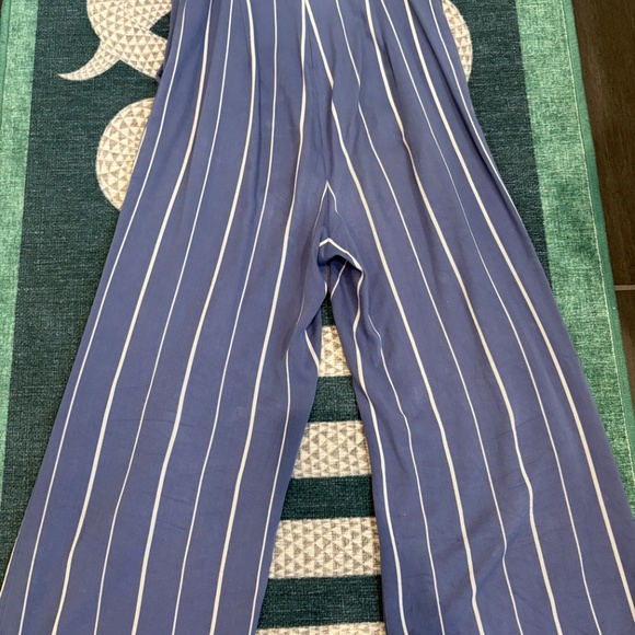 Blue and white Gap women’s jumpsuit - Picture 5 of 7